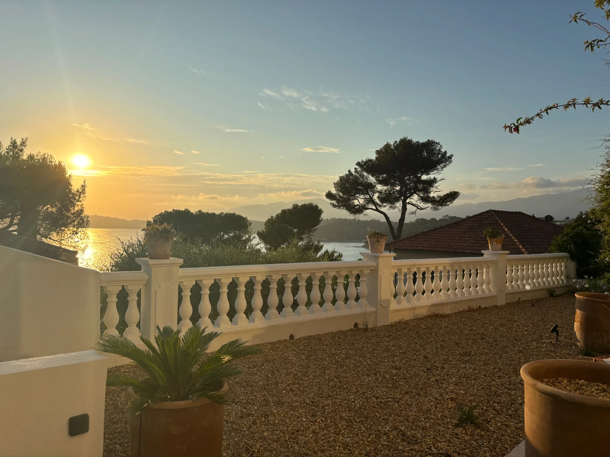 Villa By the Sea - Mediterranean Luxury Architecture