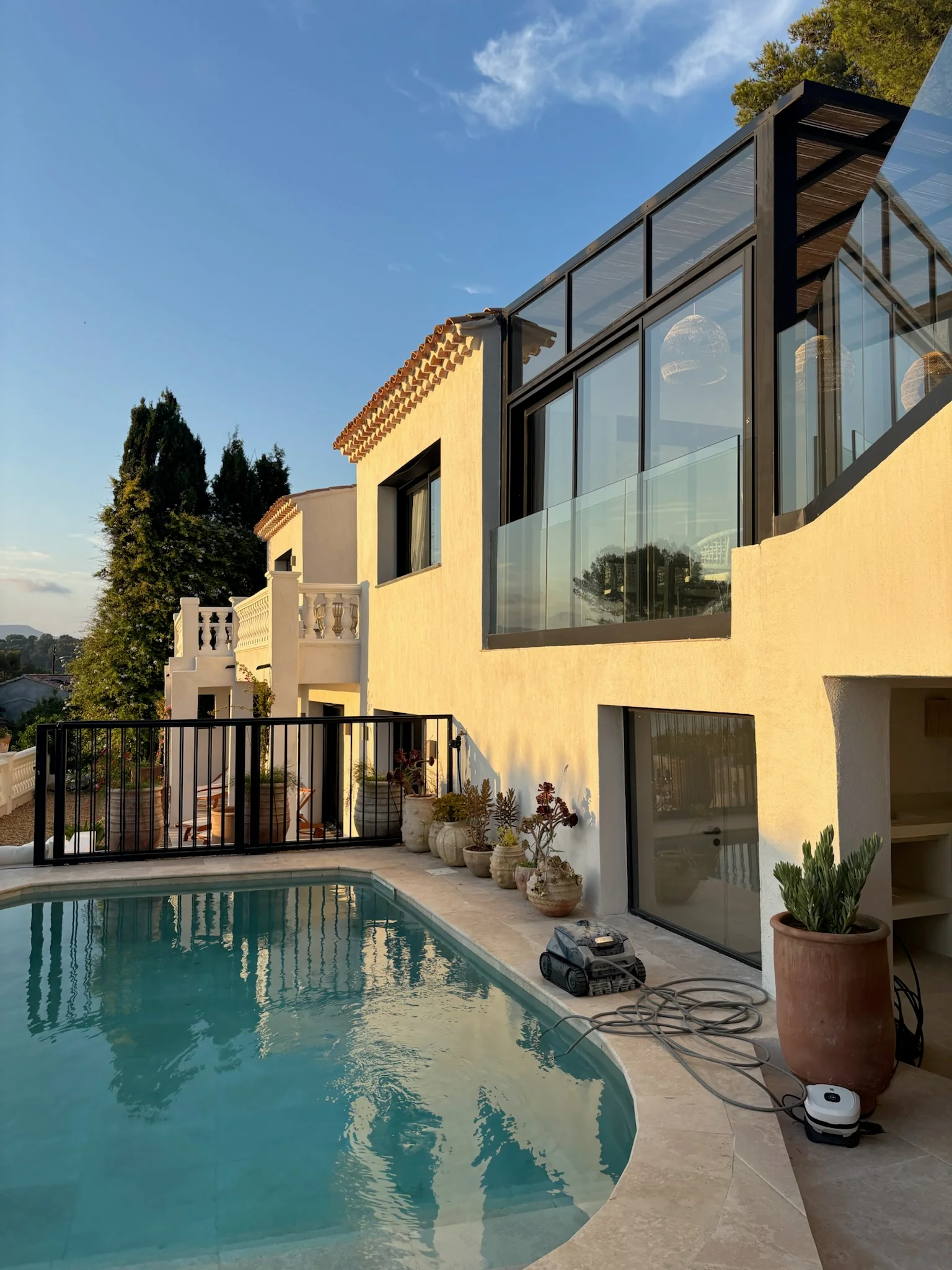 Pool - Vertical Perspective